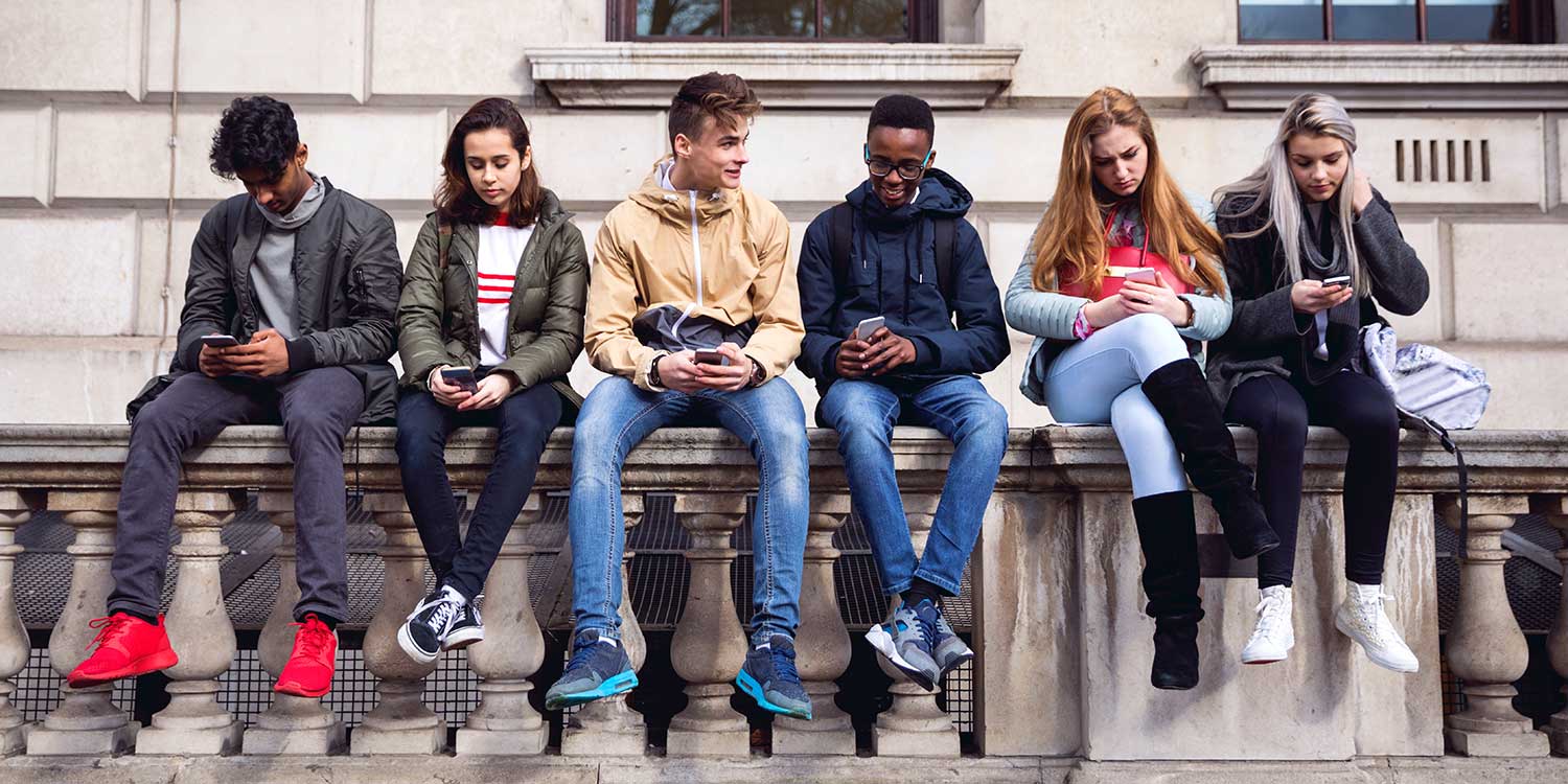 Οι επιπτώσεις του διαδικτύου στην εφηβεία: Θετικές ή αρνητικές;