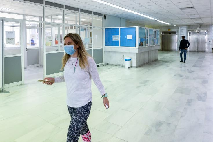 65 νέα κρούσματα και 41 ασθενείς νοσηλεύονται στην Κύπρο