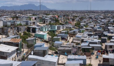 Aυστηρότερα μέτρα στη Νότιο Αφρική, πέραν του 1 εκ. τα κρούσματα