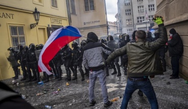 Επεισόδια σε διαδήλωση κατά του Υπ. Υγείας και των περιοριστικών μέτρων στην Τσεχία