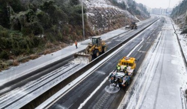 Χιονοθύελλα παραλύει τον ανατολικό Καναδά