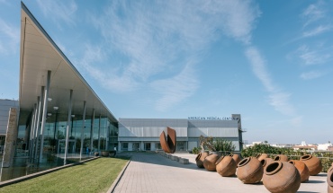 Για 8η συνεχόμενη χρονιά στην κορυφή το American Medical Center