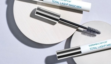 Η COLORESCIENCE κυκλοφορεί τη Total Lash™ Mascara