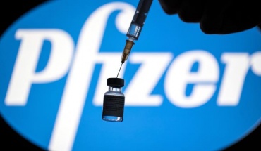 Pfizer: Ρεαλιστική η επιστροφή στη φυσιολογική ζωή το φθινόπωρο