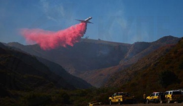 Χιλιάδες εγκαταλείπουν τις εστίες τους λόγω πυρκαγιάς στη βόρεια Καλιφόρνια