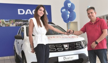 O μεγάλος νικητής του Λούης Night Show φεύγει με ένα Dacia Duster