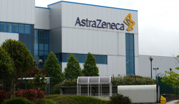 AstraZeneca: Αναστολή δοκιμών του εμβολίου κατά COVID-19