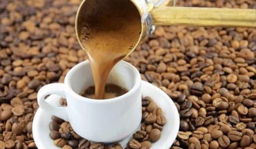 Η κατανάλωση καφέ μπορεί να μειώσει τις επιπτώσεις της καθιστικής ζωής