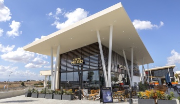 Caffè Nero στο Neo Plaza