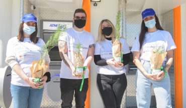 Με ένα δεντράκι και το σύνθημα #PlantItForward η Ελληνική Τράπεζα γιόρτασε την Παγκόσμια Ημέρα Γης